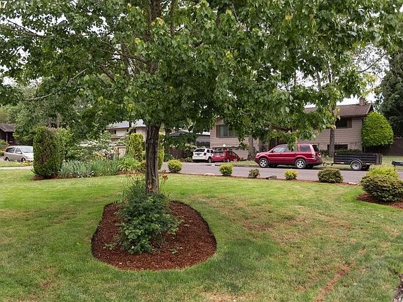 4th image of 5720 SE Byron Dr