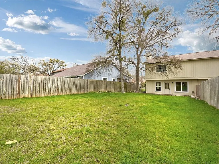 6102 Parkwood Dr #A — Photo 23