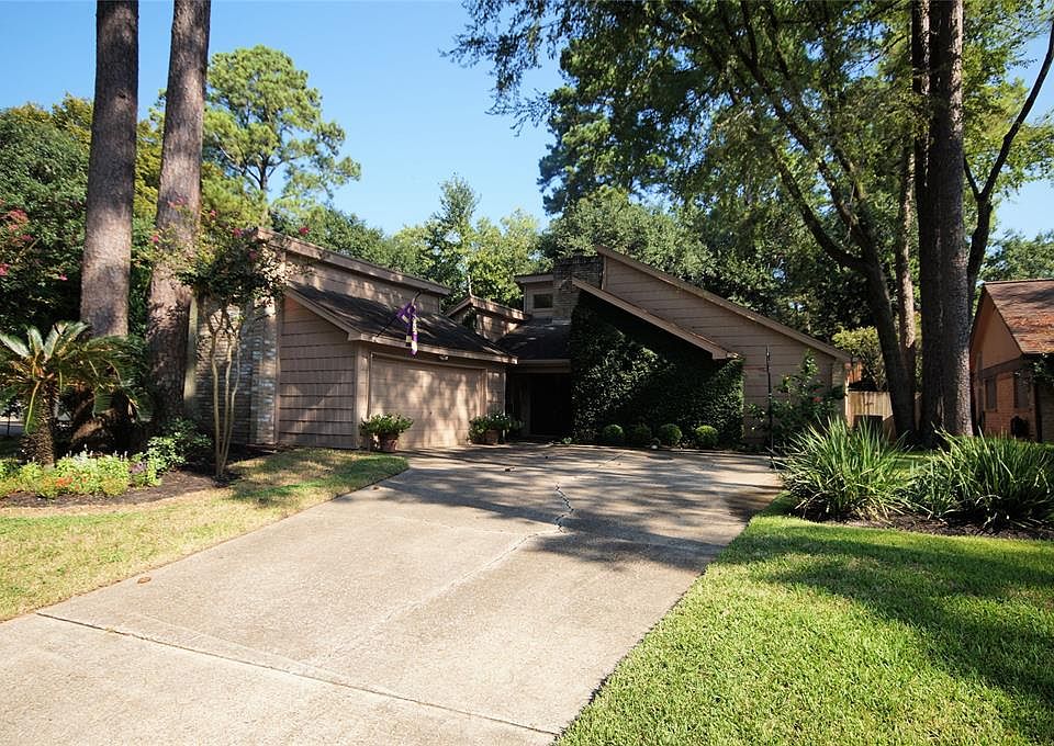 1st image of 11806 Stillwater Dr