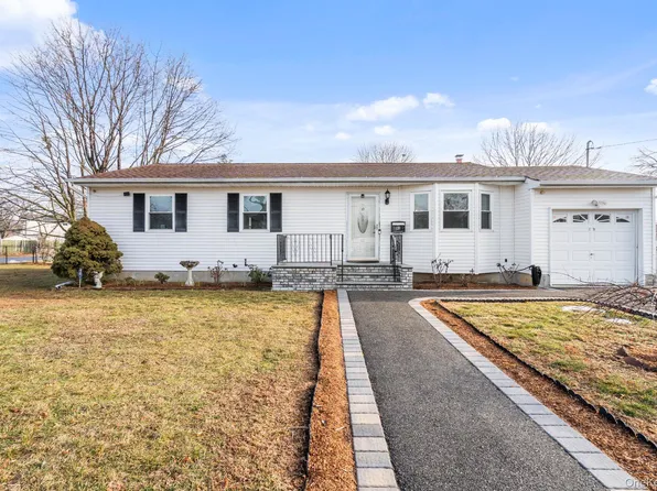 43 Nimitz Avenue, Brentwood, NY 11717