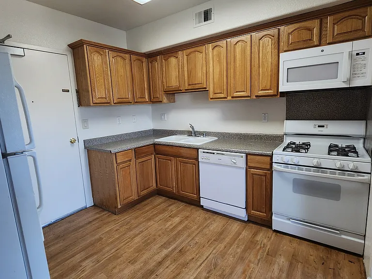 938 Cooper Ave #1 — Photo 6