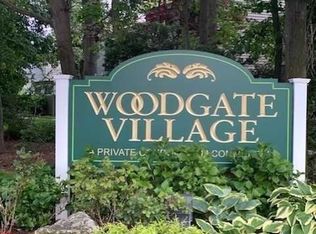 204 Springmeadow Dr UNIT D, Holbrook, NY 11741