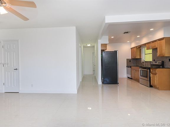 2nd image of 16234 NE 9th Pl