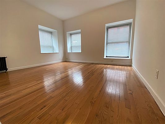 4th image of 802 Lexington Ave #2F