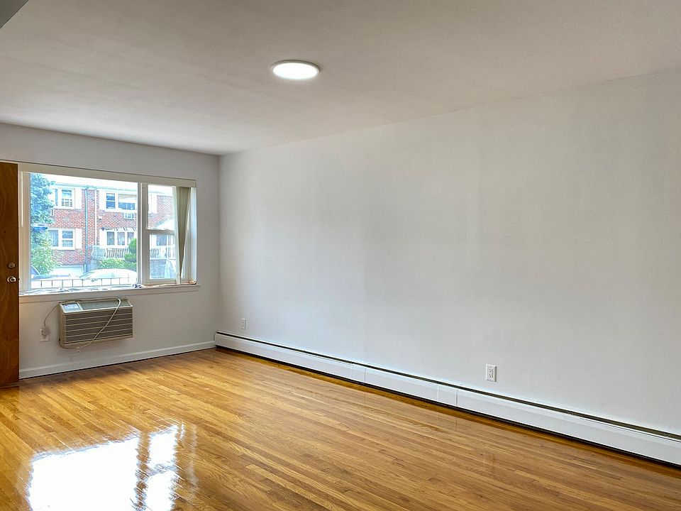 1st image of 14443 28th Ave Floor 1
