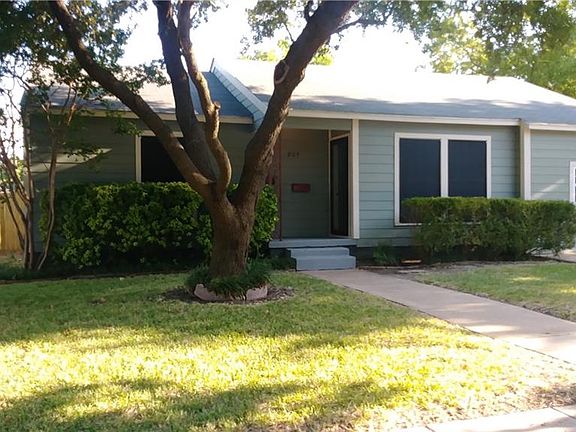 4th image of 804 Holly Dr