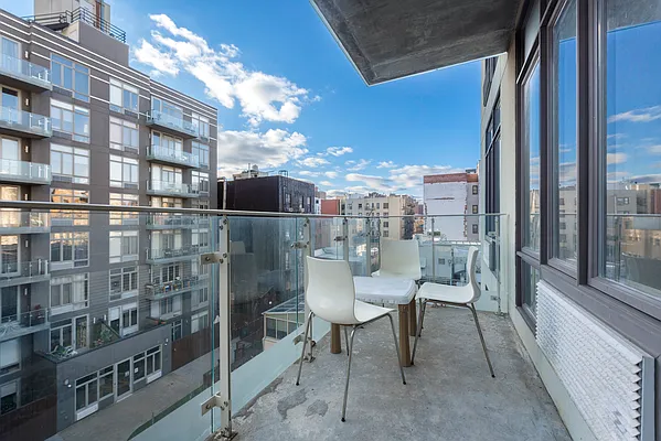 Rented by SERHANT. | media 6