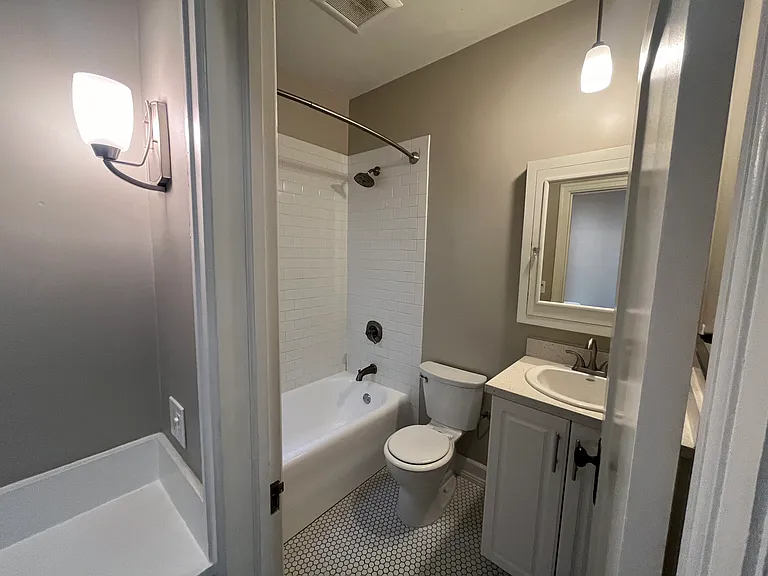1349 N Hill Ave #9 — Photo 9