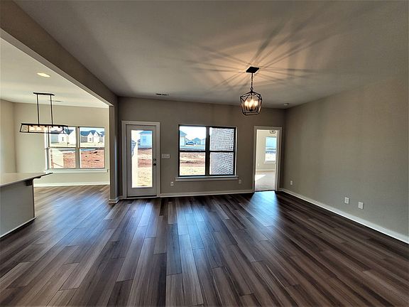 5th image of 204 Molly Odell Dr