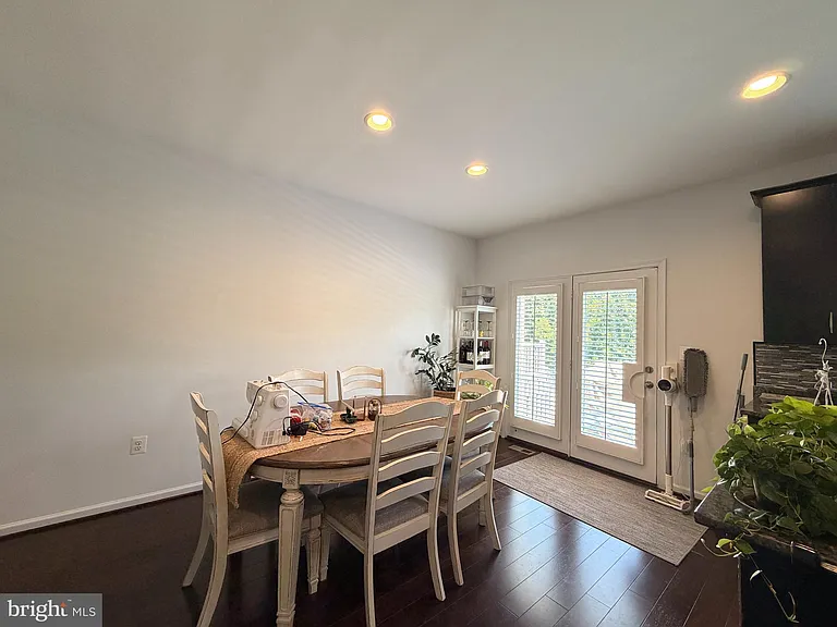 9243 Dawkins Crest Cir — Photo 8