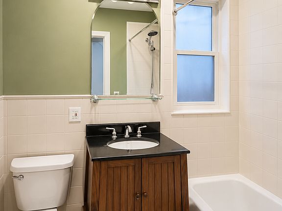 3rd image of 2107 N Pulaski Rd APT 1N