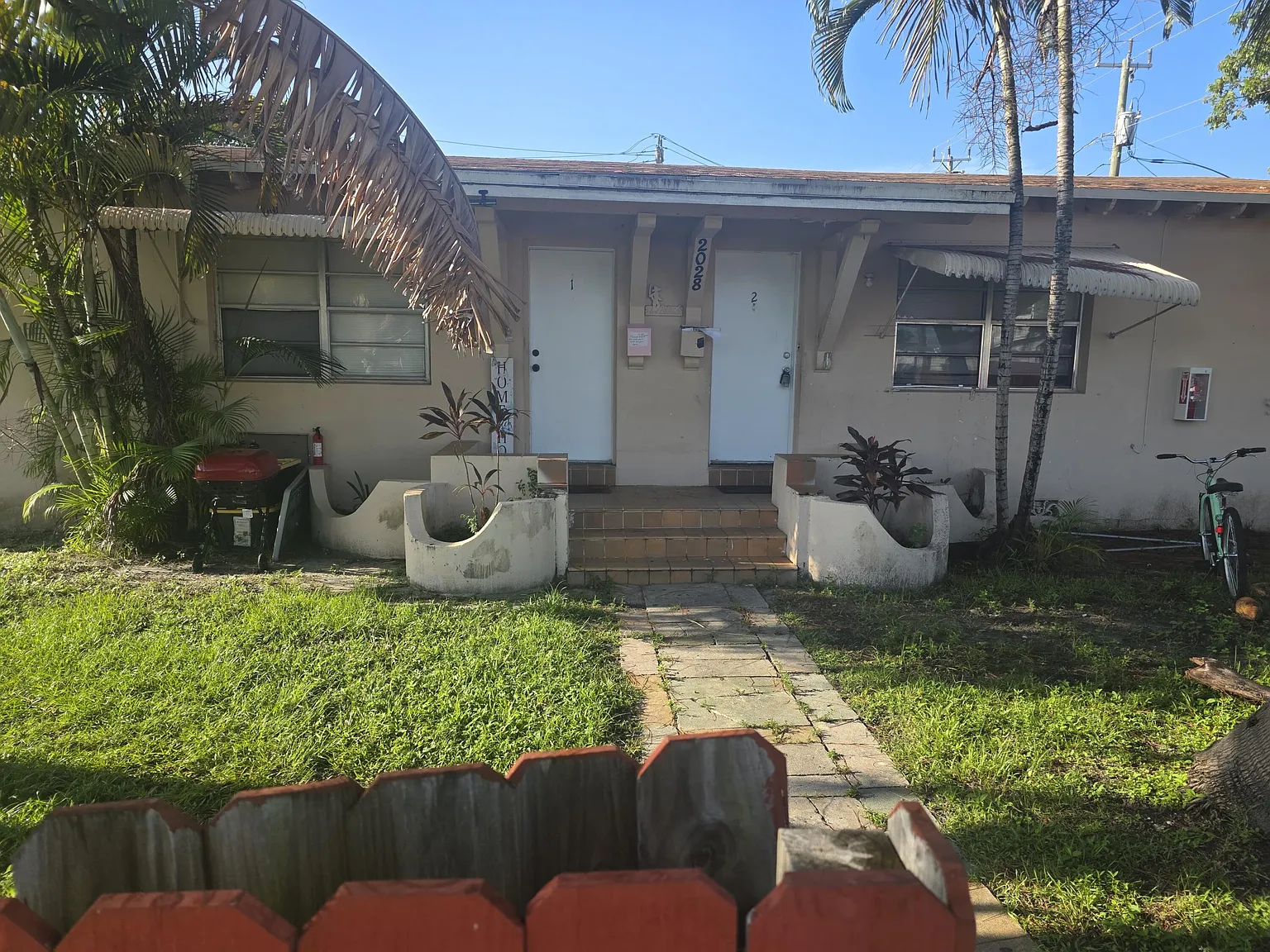 3 bed, 1.0 bath, 1000 sqft, $2,100 — Photo 4