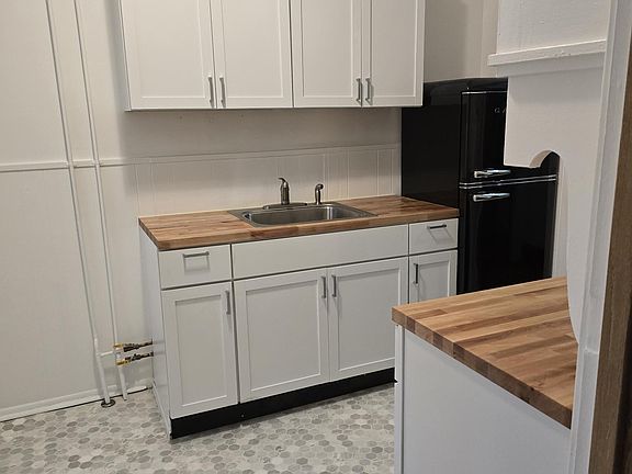 2nd image of 2216 Garfield Ave APT 102