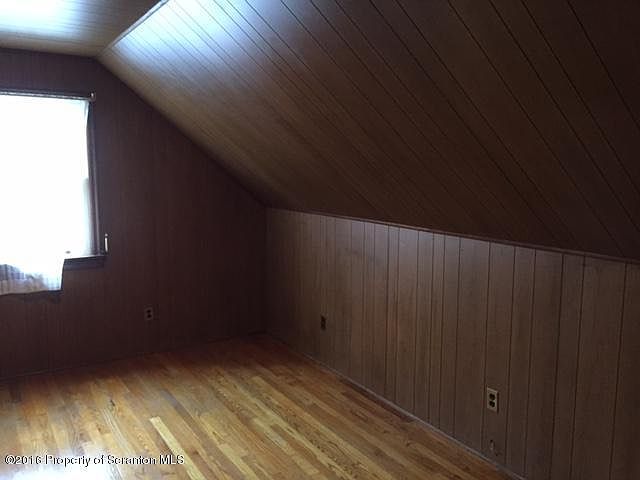 2nd image of 108 Grandview St