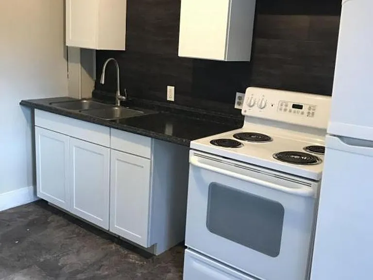 117 W Chapel Ave — Photo 4