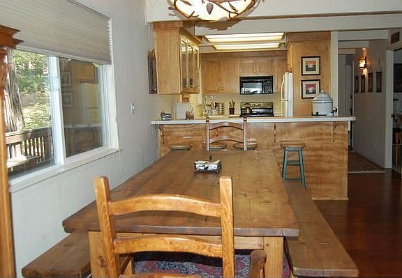 Dining and Breakfast Bar