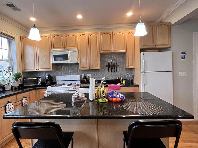 146 Clifton St #10 — Photo 5