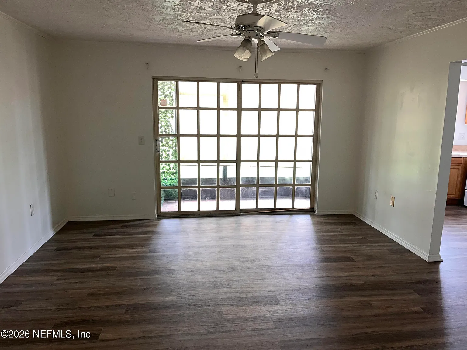 1 bed, 1.0 bath, 830 sqft, $1,150 — Photo 2