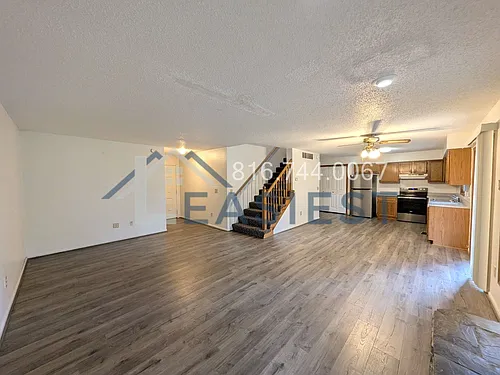 1523 E 123rd Ter Photo 1