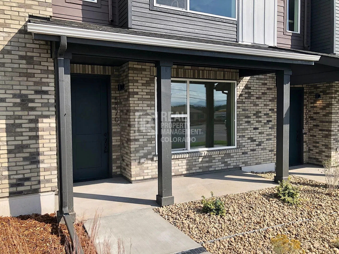 Stunning 3-Bedroom Townhome with Mountain Views, Luxury Finishes & 2-Car Garage! — Photo 1