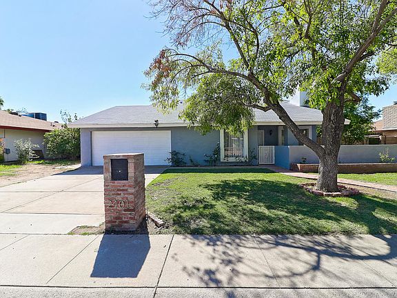 3rd image of 2401 W Le Marche Ave
