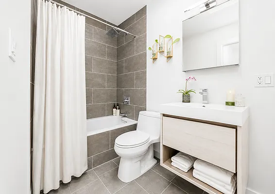 Bathroom, photo 1