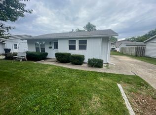 4166 N Camelot Dr, Decatur, IL 62526