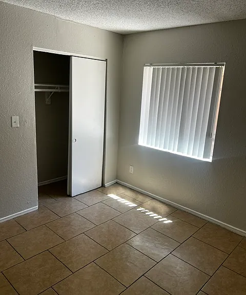 Woodridge Manor — Photo 14