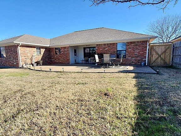 4th image of 607 Bluebonnet St