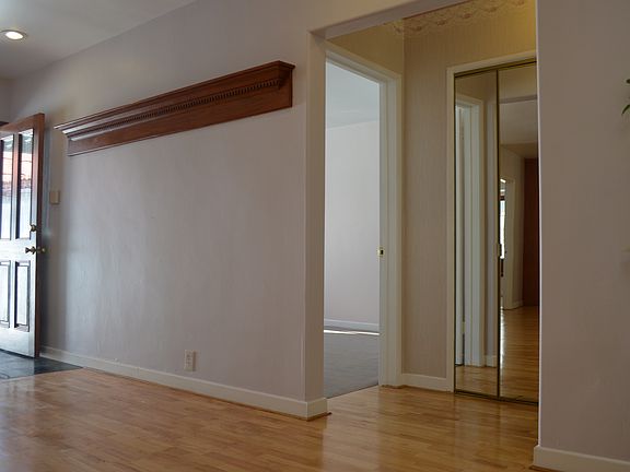 5th image of 4532 Highgrove Ave