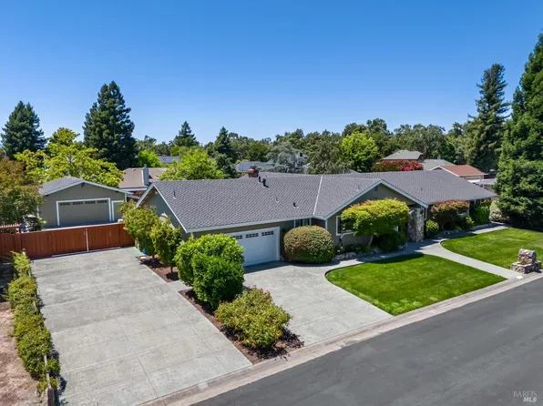 6133 Tamara Lane, Windsor, CA 95492