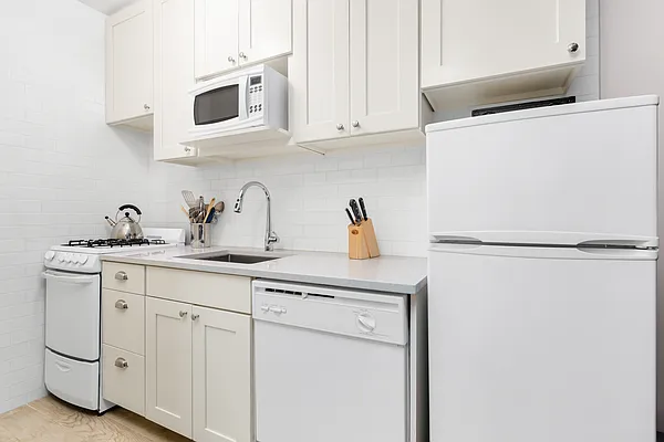 Rented by Douglas Elliman | media 2