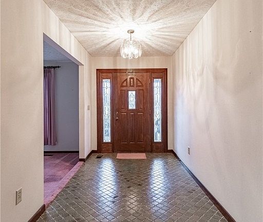 5th image of 109 Outerview Cir