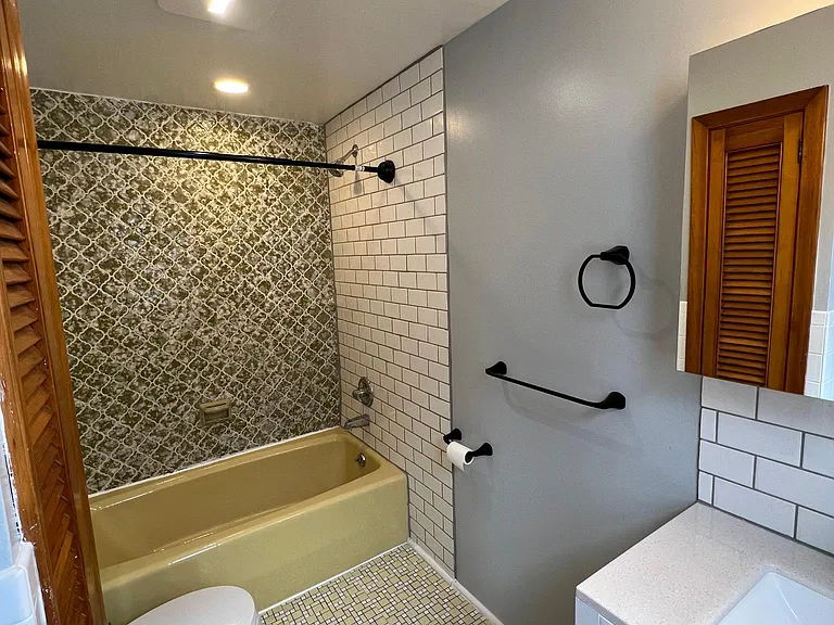 Burritt St — Photo 15