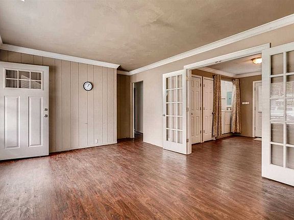 4th image of 700 Thornberry Dr