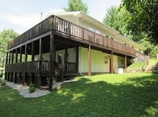 5932 Fishermans Wharf Rd, Hillsboro, OH 45133