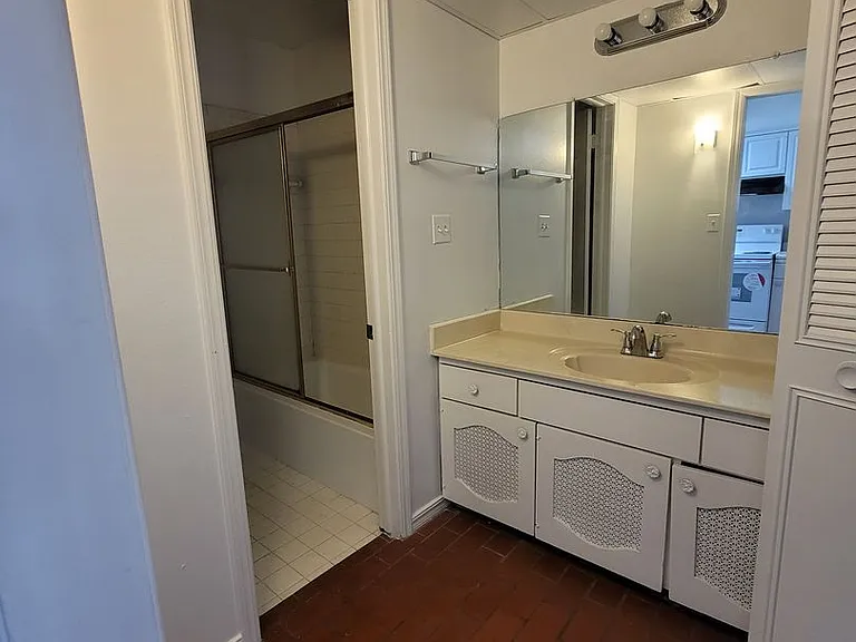 Woodward Park Apartments — Photo 14