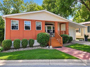 137 Melbrooke Rd #447, Elgin, IL 60123