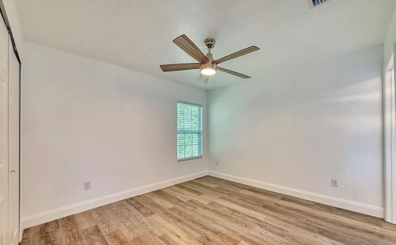 4 bed, 2100 sqft, $1,700 — Photo 4