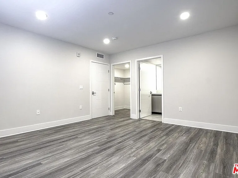 5030 Rosewood Ave #304 — Photo 10