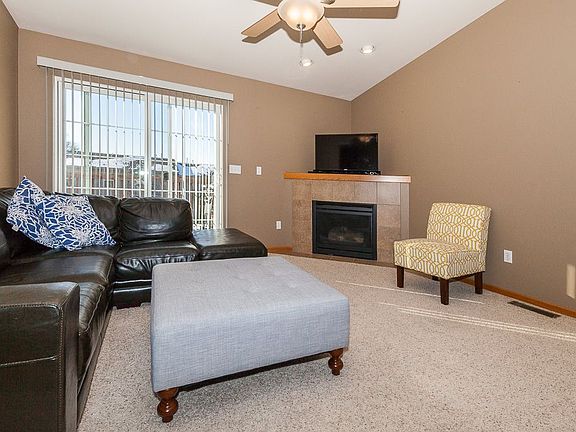 4th image of 100 Jefferson Ln