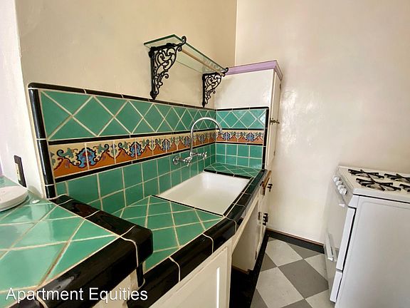 5th image of 607 S Cloverdale Ave #13177129