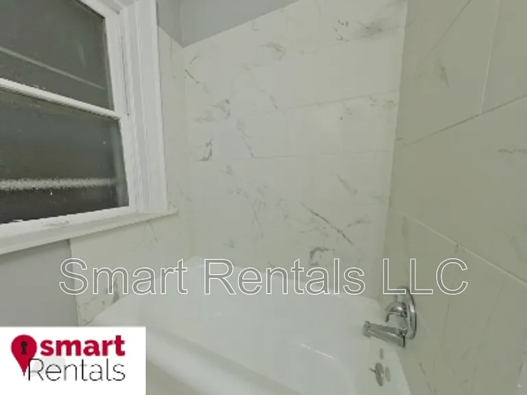 4431 S Grand Blvd #1F — Photo 4