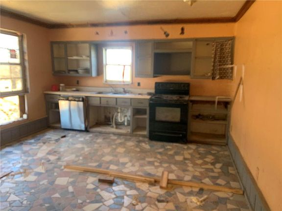 5th image of 35483 Martin Rd