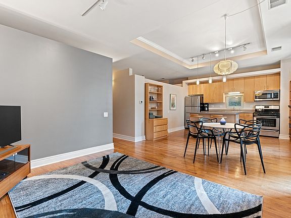 5th image of 212 W Washington St APT 1801