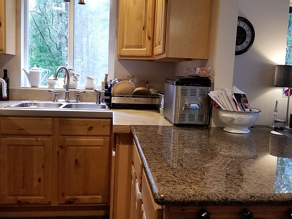 5th image of 141 N Eagle Pl