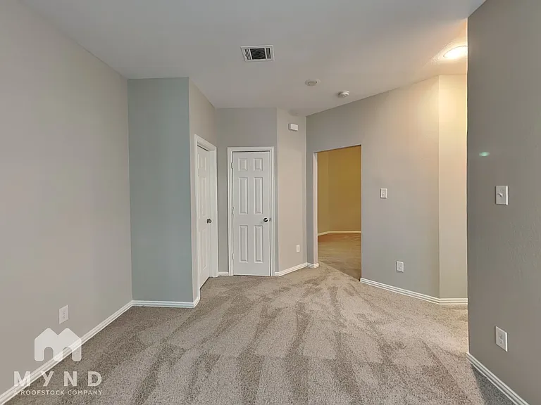1039 Providence Blvd — Photo 12