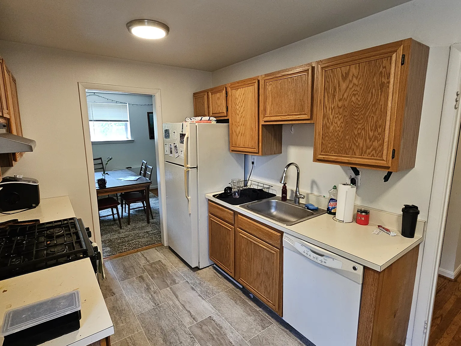 3 bed, 1156 sqft, $3,295 — Photo 3