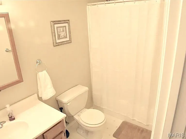 347 Logan Dr — Photo 16