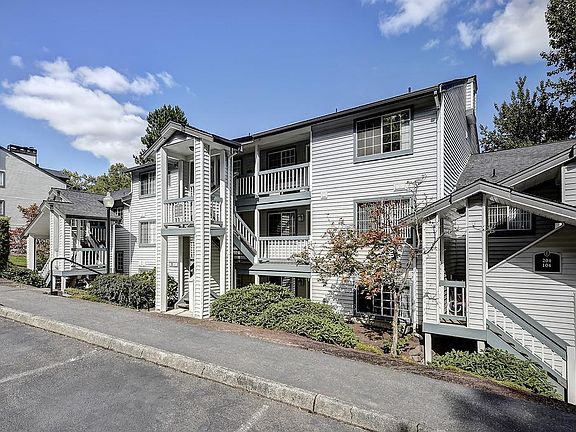 5th image of 16140 SE Eastgate Way APT E304